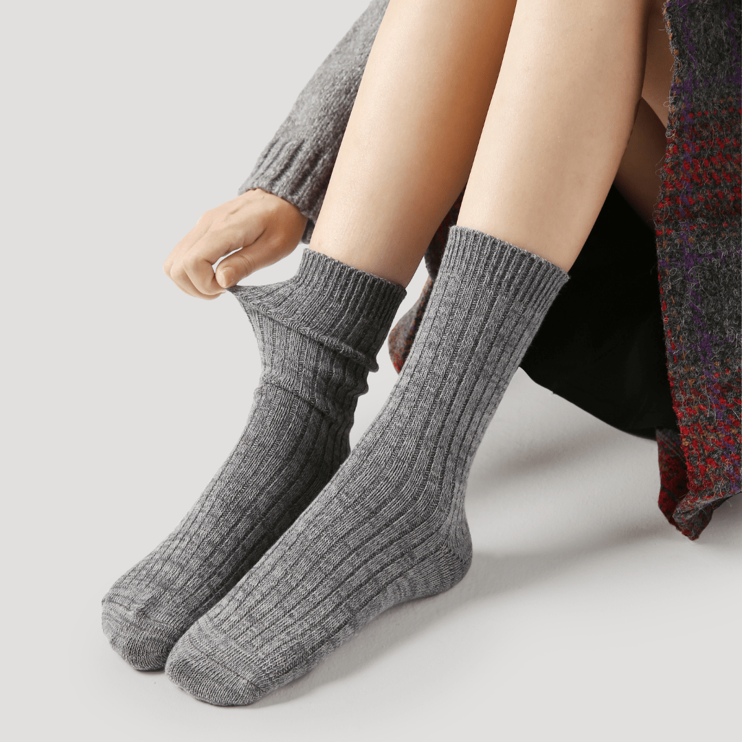 Renaissance Socks Crew Socks 35-39 Textured Lightweight Socks - Gray