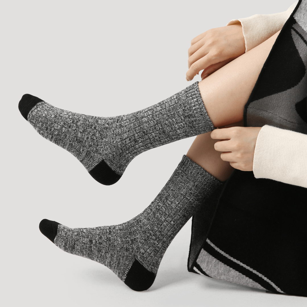 Renaissance Socks Crew Socks 35-39 Textured Lightweight Socks - Gray with Black