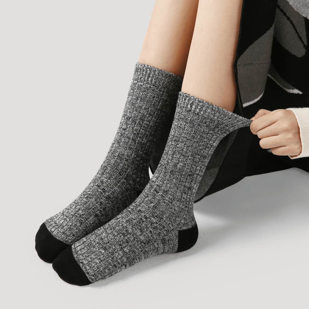 Renaissance Socks Crew Socks 35-39 Textured Lightweight Socks - Gray with Black