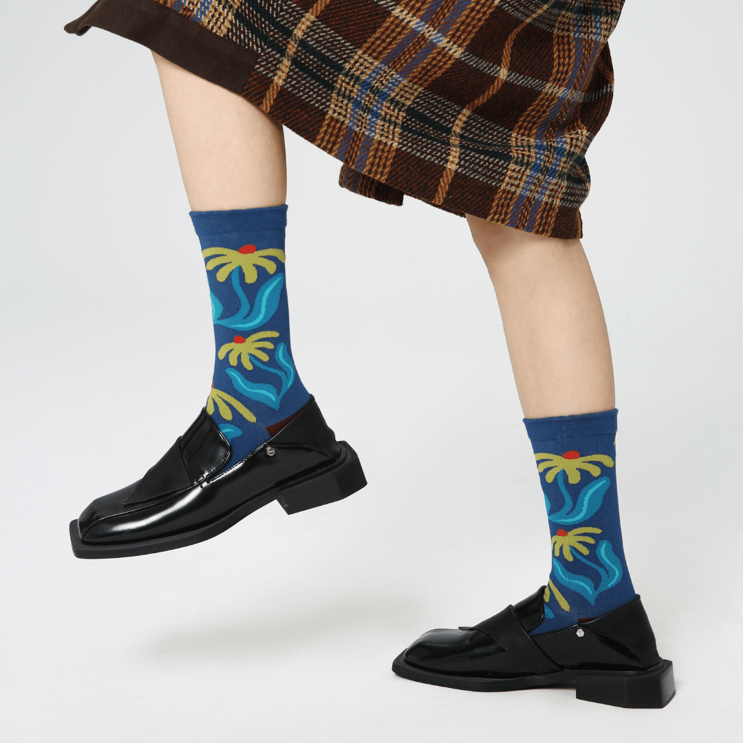 Renaissance Socks Crew Socks 4-10 / Blue Daisy Women's Blue Daisy Crew Socks