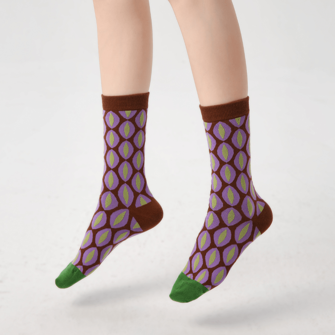 Renaissance Socks Crew Socks Women's Vintage Crew Socks - Purple Dotted